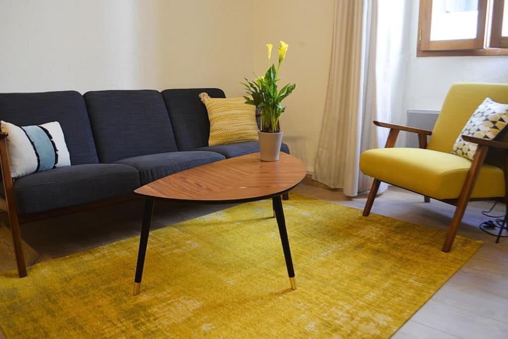 Le Chateau Apartment *